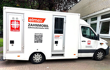 Le cabinet dentaire mobile Zahnmobil géré par Caritas