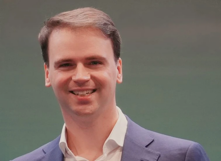 Portrait photo of Lothar Hüser, DMG Sales Manager Asia